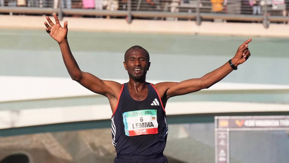 Ethiopian wins Valencia men's marathon