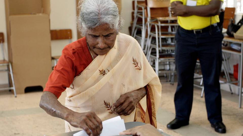 Les Mauriciens attendent les résultats des élections législatives