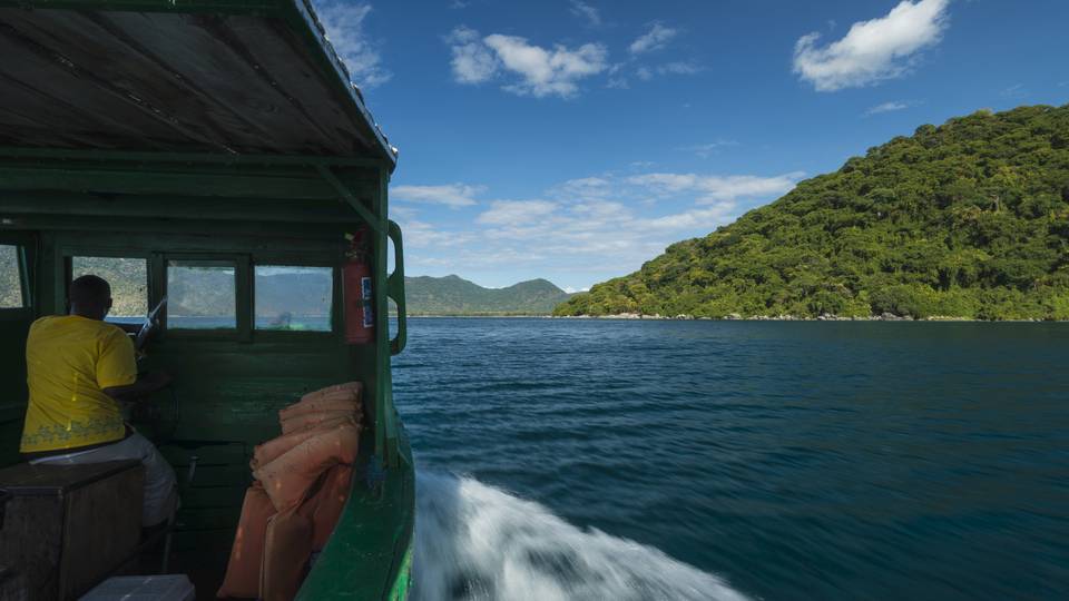 Malawi intensifies search for plane crash victims inside lake