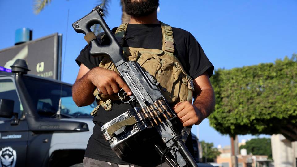 Libye: des combats entre groupes armés causent la mort d'une civile