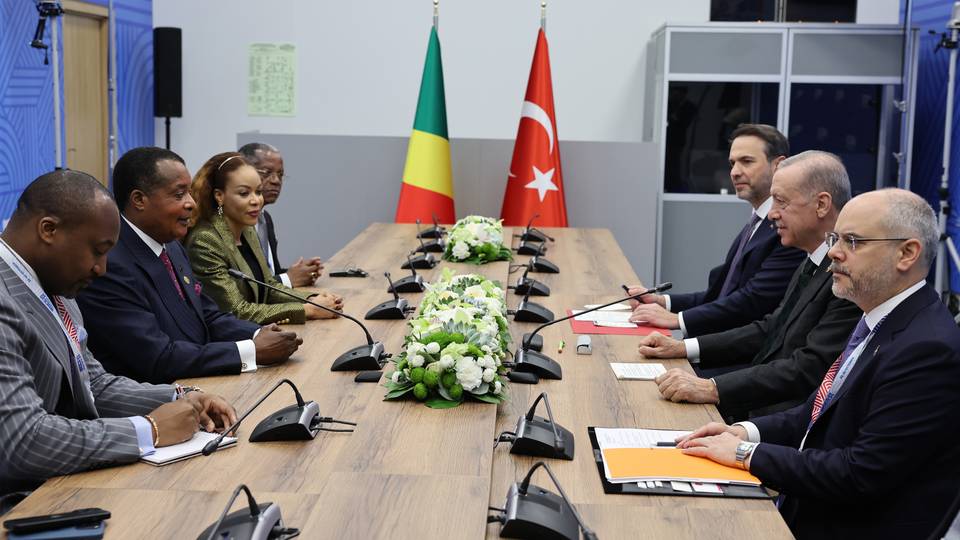 Le président turc Erdogan s'entretient avec le président Congolais Nguesso