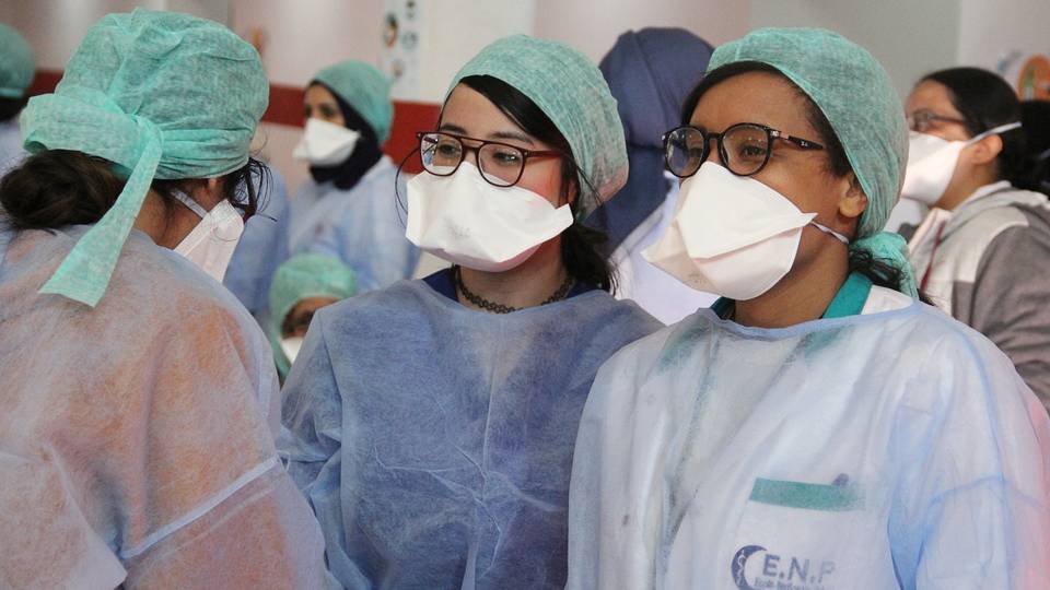 Le Maroc approuve une augmentation salariale de 100 dollars pour les agents de santé