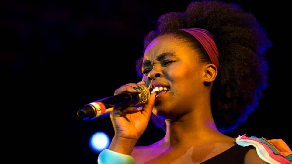 Zahara: South Africa's afro-pop sensation dies at 36