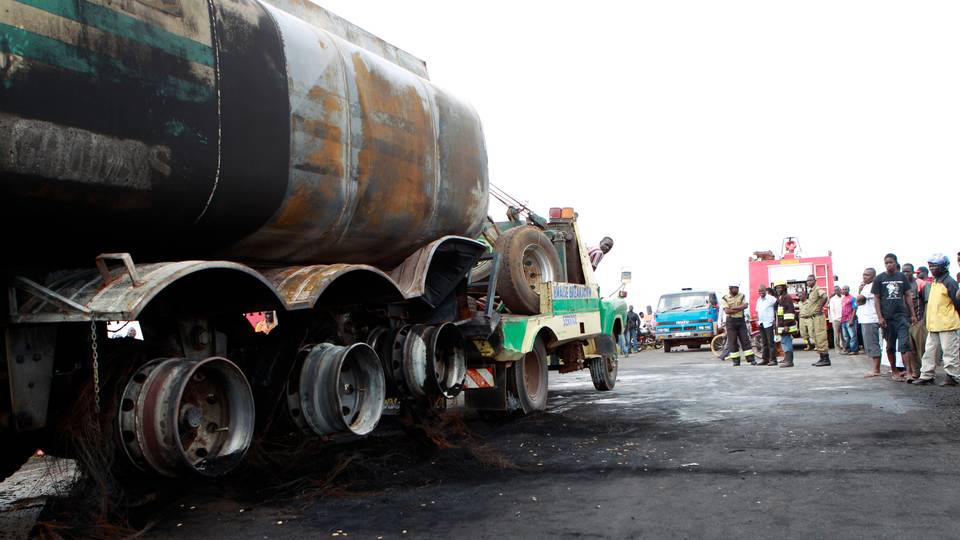 Nigeria : près de 100 morts dans l'explosion d'un camion-citerne