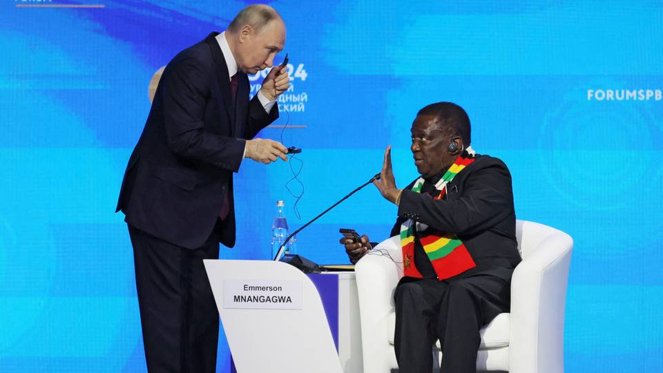 Zimbabwe's president hails 'consistent' ties with Russia