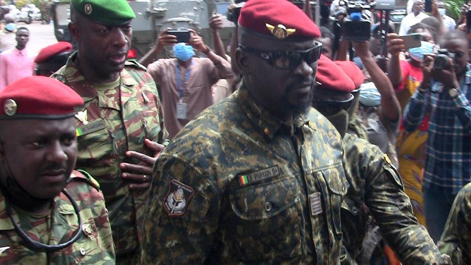 Guinea dissolves dozens of political parties