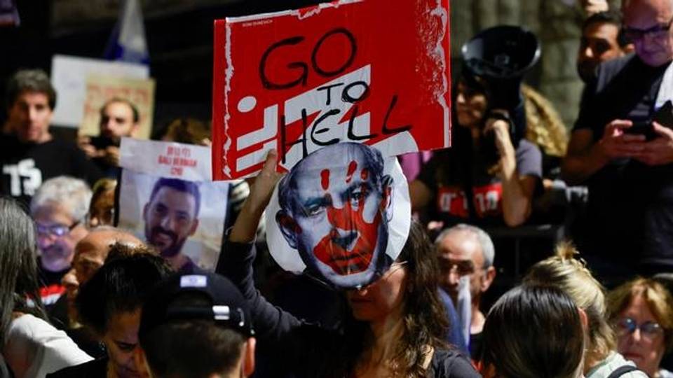 Live Updates: Israeli opposition parties agree to oust Netanyahu amid Gaza war