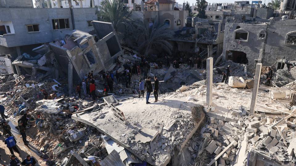 Live Updates: Thousands of bodies trapped under rubble in Gaza