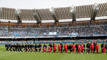 Racism: Napoli players kneel to support Juan Jesus