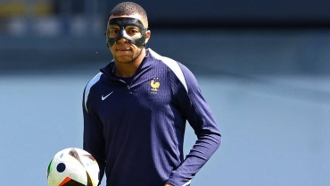 Euro 2024: Mbappé 'getting better every day' - France coach