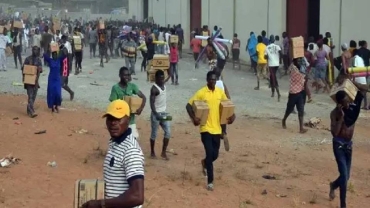 Citizens loot foodstuff at Nigeria government store