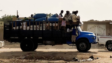 Sudan war: Over a million flee to South Sudan
