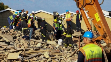 More bodies found, dozens still missing in S. Africa building collapse