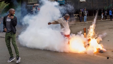Kenya police ban anti-government protests in Nairobi