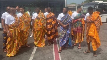 AFCON: High fashion as players arrive in traditional attire