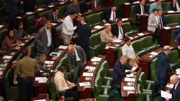 Tunisia passes law to deny court powers over election oversight