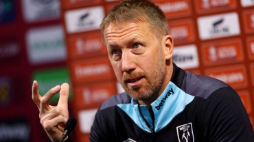 West Ham hires former Chelsea coach Potter