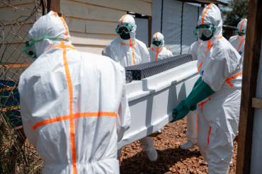 Transport of Ebola victims' bodies risks fuelling further spread, UN warns