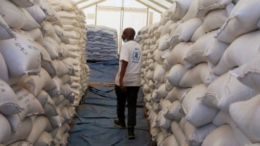 UN suspends food aid in parts of Sudan