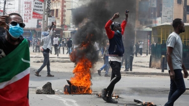Police clash with protesters in Kenya anti-government rallies