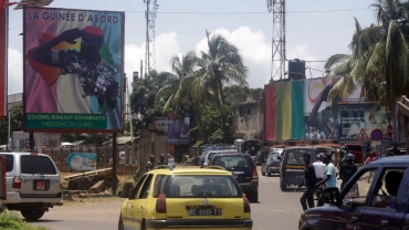 Guinée: tirs nourris et accès bloqués dans le centre de Conakry (témoins)
