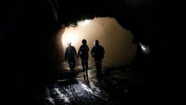More than 2,200 miners in South Africa end strike