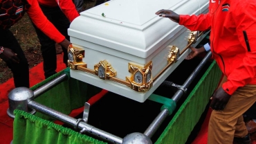 Why is cremation sparking controversy in Kenya?