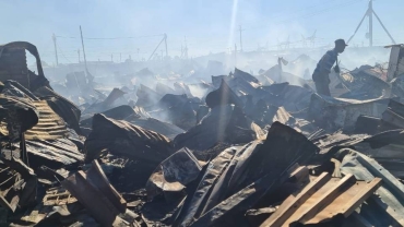 Christmas morning fires displace hundreds in Cape Town