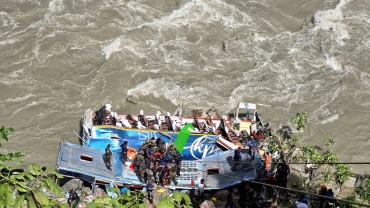 Dozens killed after bus carrying tourists plunged into Nepal river