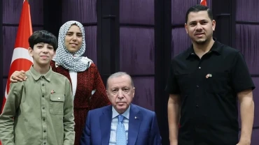 Erdogan hosts young Palestinian content creator in Istanbul