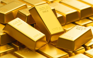 Ghana's small-scale mining drives gold output to record numbers
