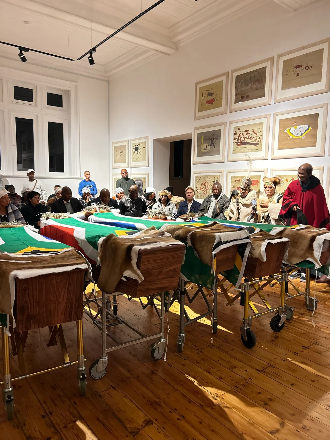 Mabaki ya Watu wa Khoi na San Yarejeshwa Nyumbani Baada ya Karne Moja