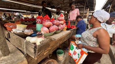 Nigeria's economic crisis: Inflation hits new 28-year high