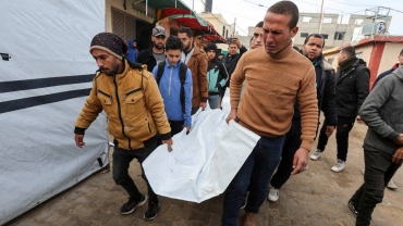 Live Updates: Israel kills 4 Palestinians in its strike in central Gaza