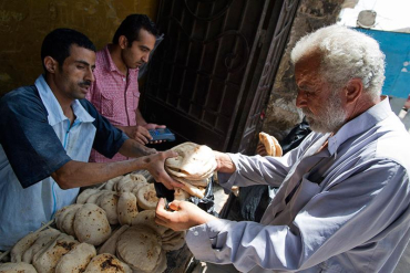 L’Égypte plafonne le prix du pain pour freiner l’inflation