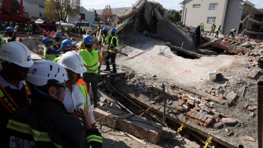 Man found alive 116 hours after South Africa building collapse