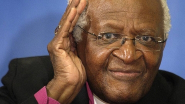 S. Africa to display statue of Tutu wearing Palestinian scarf