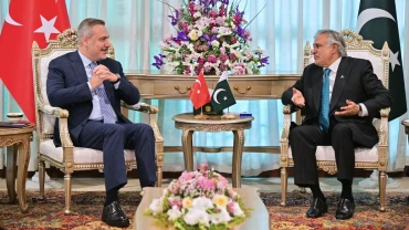 Turkish, Pakistani top envoys discuss US-Iran talks as PM Sharif to visit Türkiye