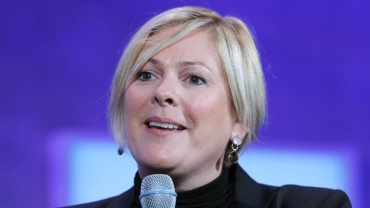 Tomasdottir: Iceland elects businesswoman as president