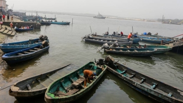 Wooden boat catches fire, kills at least 20 people in Nigeria