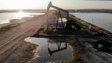 Oil prices rise amid heightened geopolitical risks