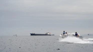 Iran shuts Hormuz, strikes Gulf states after US attacks