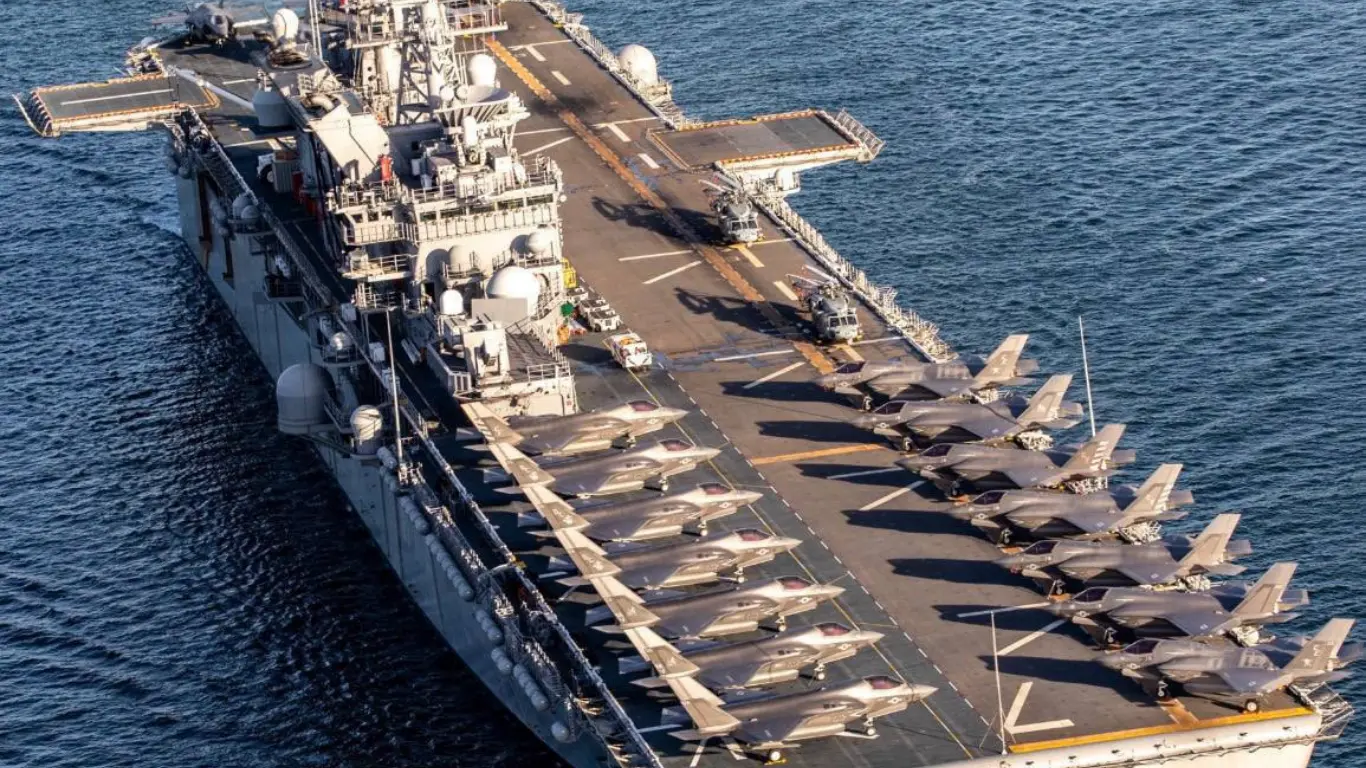 L’USS Tripoli déployé au Moyen-Orient dans la zone du CENTCOM