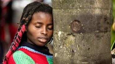 Guinness recognises Kenyan climate activist for 72-hour tree hug