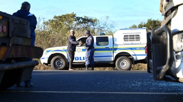 S. Africa shuts key border with Mozambique over unrest