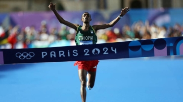 Ethiopia's Tola wins men's marathon in Olympic record