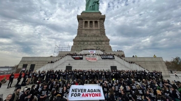 Jewish Americans protest against Israeli attacks on Gaza