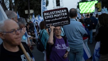 Israelis stage largest protest since Oct 7 to put pressure on PM Netanyahu