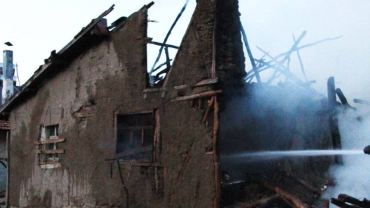 House fire kills 10 people in Guinea's capital
