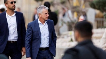 Live Updates: Israel's Mossad chief to meet mediators in Doha for Gaza talks